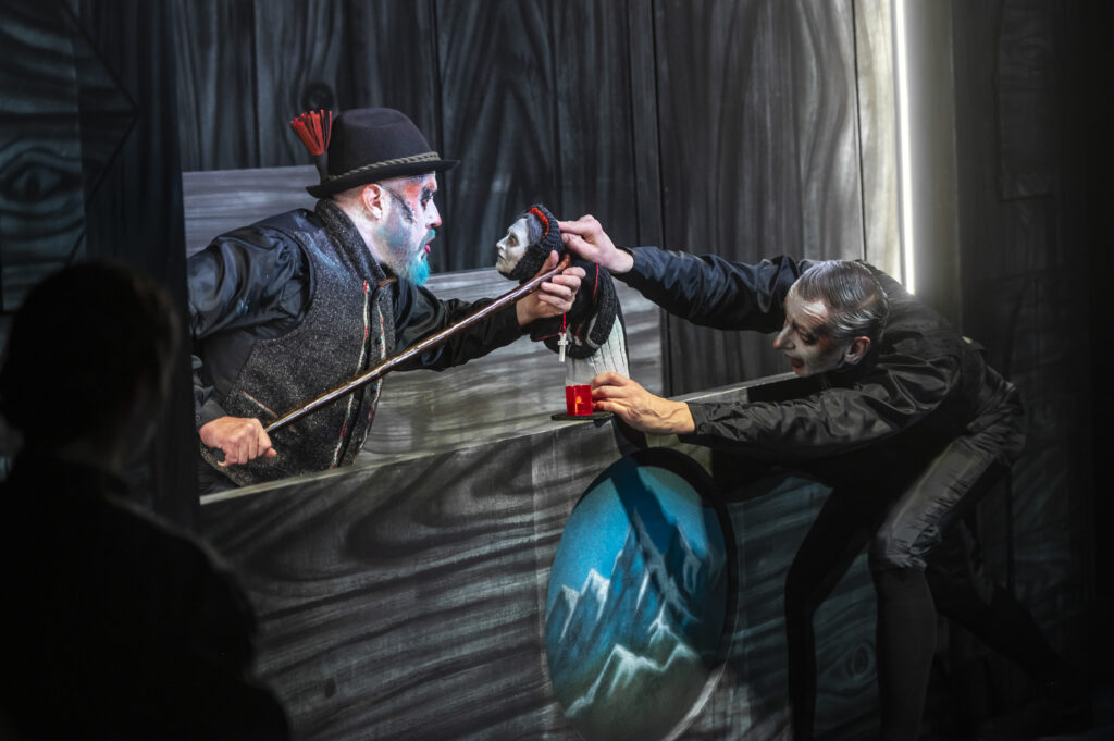 frank-alexander-engel--figurentheater-regie-puppen-kostueme-ausstattung--die-geierwally--von-hillern-wilhelmine—theater-ingolstadt--2025--bild-6.jpg